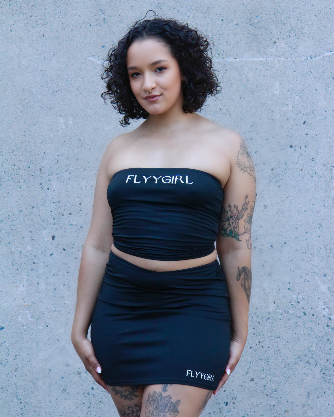 Black / M